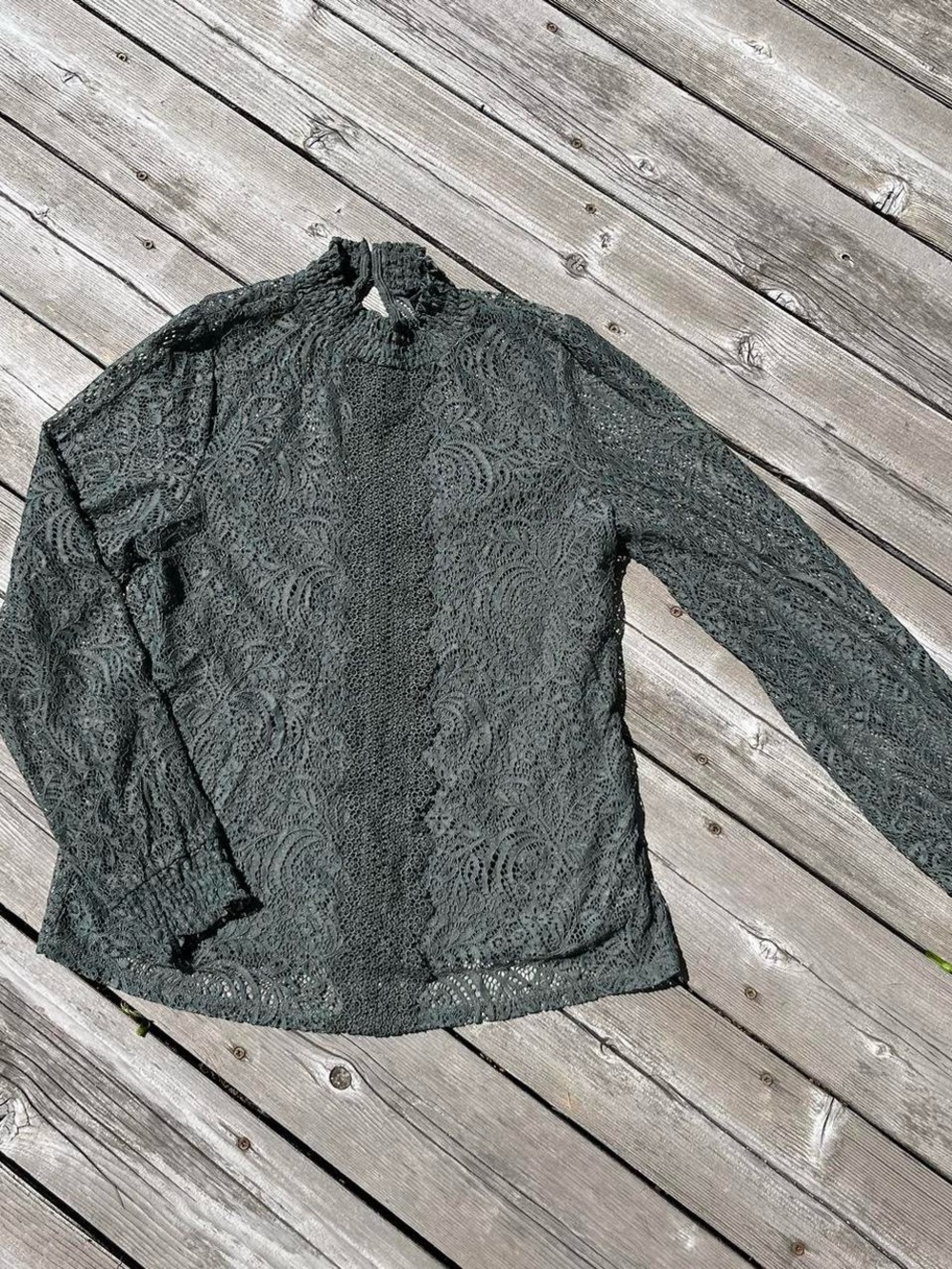 Cable & Gauge olive green lace overlay turtleneck blouse